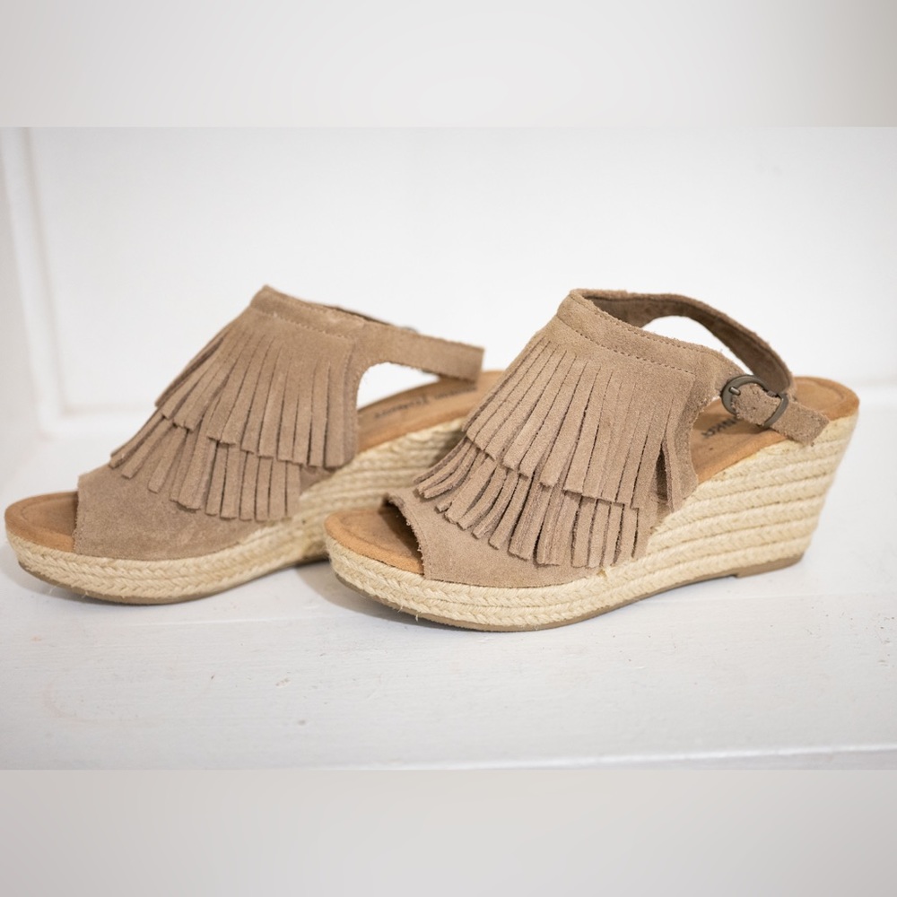 Minnetonka Suede Fringe Wedge
